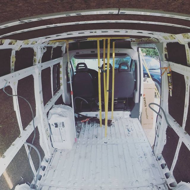 intérieur fourgon isolé avec liège expansé