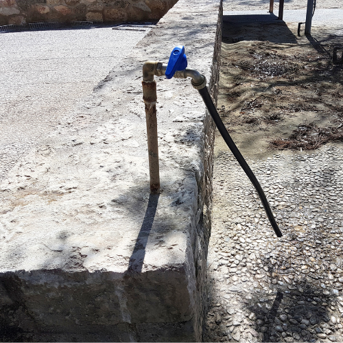 robinet et tuyau pour remplir sa cuve d'eau