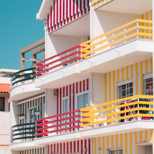 maisons rayées en couleurs costa nova