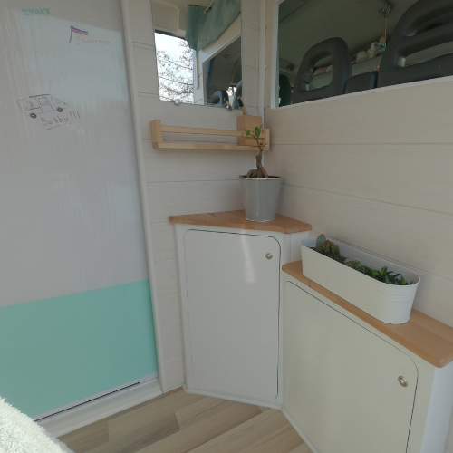 meubles de rangement dans un fourgon