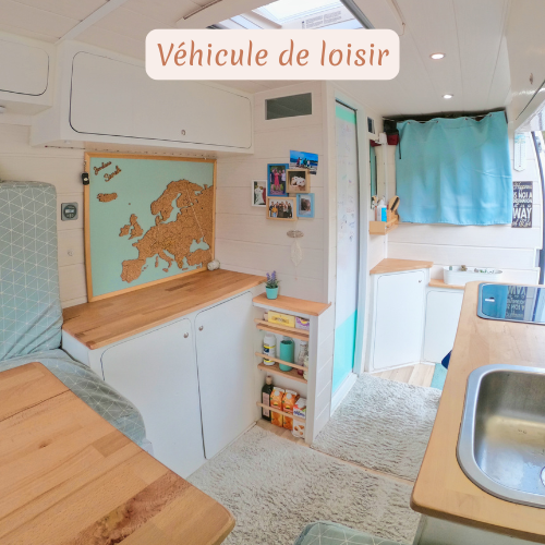 int&eacute;rieur d'un fourgon VASP autocaravane