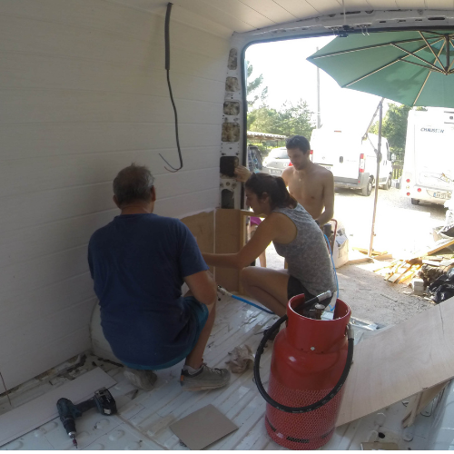installation et construction d'un caisson étanche pour bouteille gaz