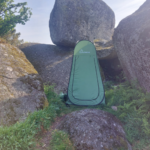 tente douche amovible dans la nature