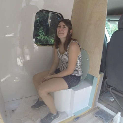 toilette sèche DIY van en construction